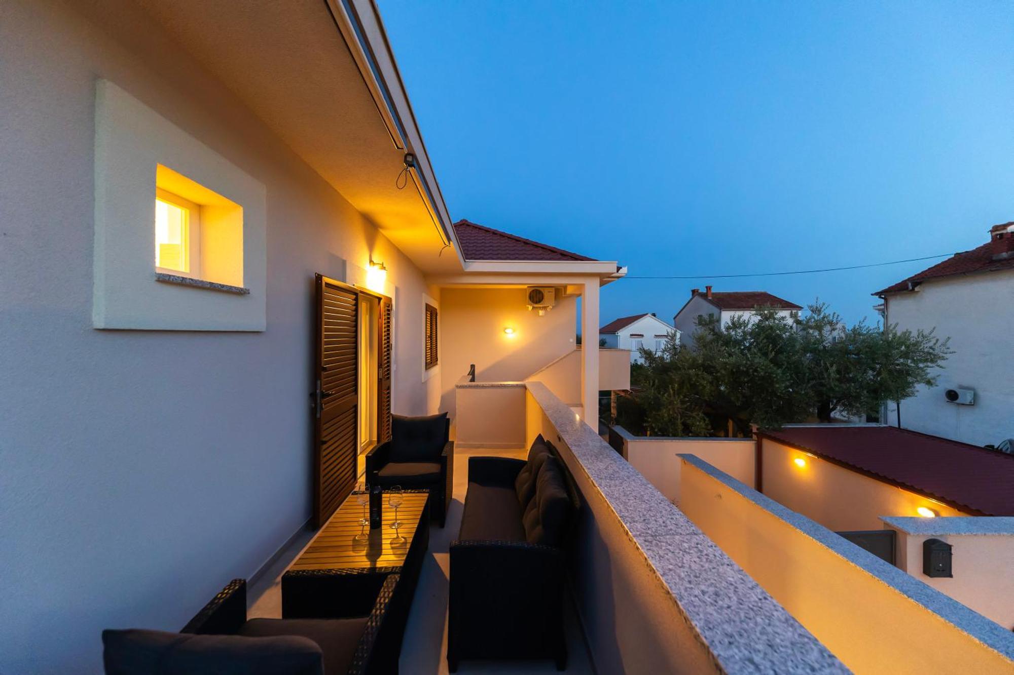 Find Your Haven In Morena Celeste Seaside Puntamika Apartments! 扎达尔 外观 照片